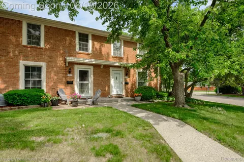 6908 W New Providence Way W, Canton, MI 48187