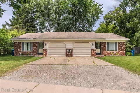 207 Murphy St, Linden, MI 48451