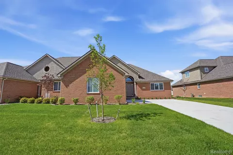 33806 Au Sable Dr #38, Chesterfield, MI 48047