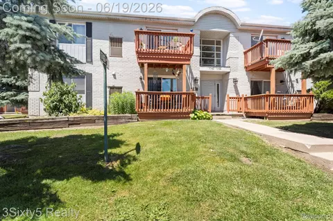 1754 Fort St, Trenton, MI 48183