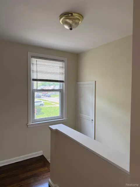 Entry Way - 8687 Farmbrook St, Detroit, MI 48224 photo 4 of 5
