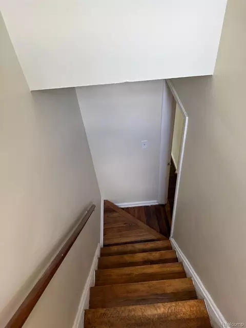 Entry Way - 8687 Farmbrook St, Detroit, MI 48224 photo 3 of 5