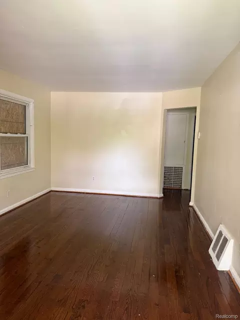 Living - 8687 Farmbrook St, Detroit, MI 48224 photo 3 of 3