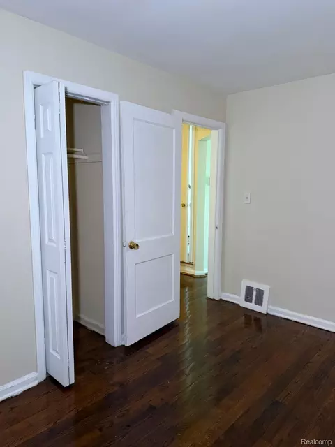 Bedroom - 8687 Farmbrook St, Detroit, MI 48224 photo 4 of 5