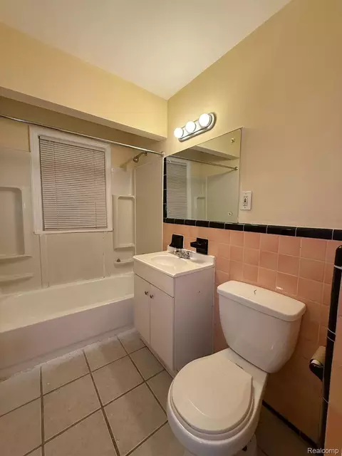 Bath - 8687 Farmbrook St, Detroit, MI 48224 photo 1 of 1