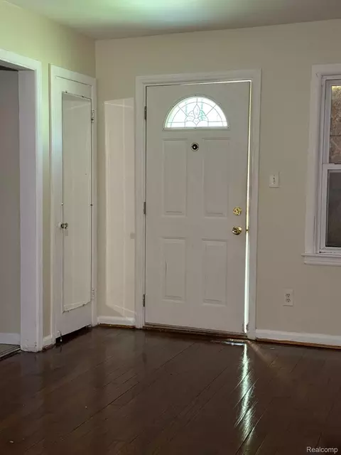 Entry Way - 8687 Farmbrook St, Detroit, MI 48224 photo 1 of 5