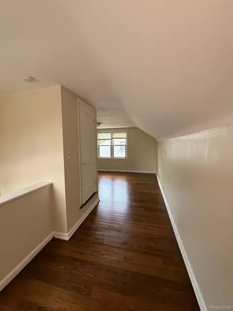 Entry Way - 8687 Farmbrook St, Detroit, MI 48224 photo 2 of 5