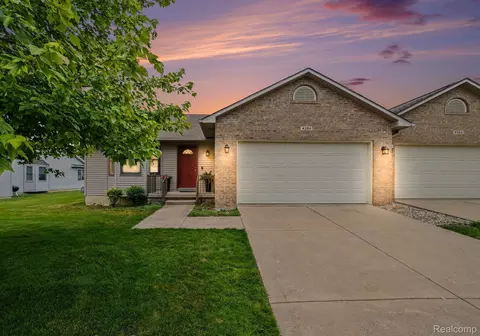 4284 Chapel Ln, Swartz Creek, MI 48473