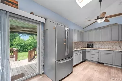 Kitchen - 236 Lynn St, Flushing, MI 48433 photo 1 of 1