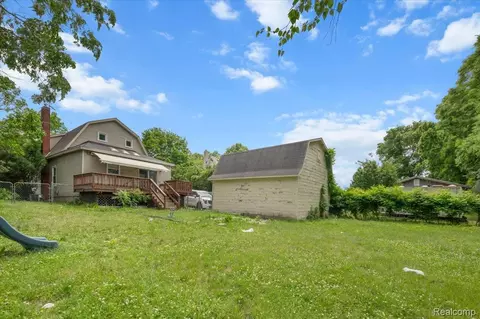 Exterior - 236 Lynn St, Flushing, MI 48433 photo 7 of 7