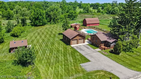 3585 Clark Rd, Dewitt, MI 48808