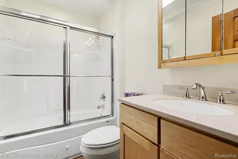 Bath - 3585 Clark Rd, Dewitt, MI 48808 photo 1 of 1