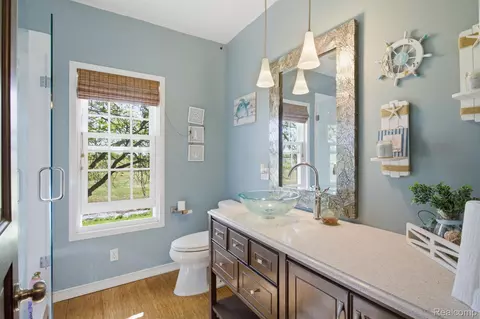 Bath - 14104 Carleton West Rd, Exeter, MI 48117 photo 3 of 3