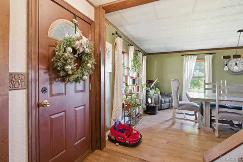 Entry Way - 14104 Carleton West Rd, Exeter, MI 48117 photo 2 of 5