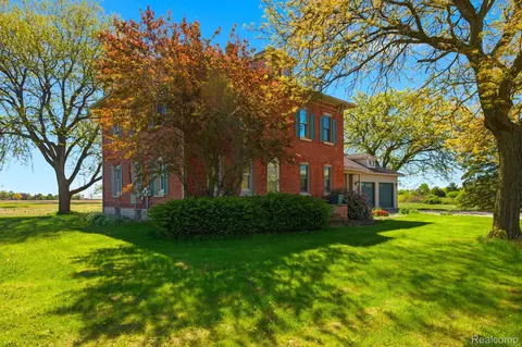 Exterior - 14104 Carleton West Rd, Exeter, MI 48117 photo 3 of 10