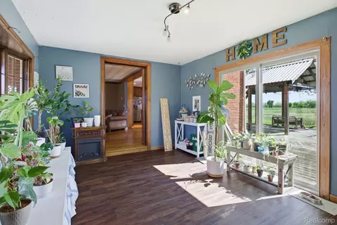Exterior - 14104 Carleton West Rd, Exeter, MI 48117 photo 5 of 10