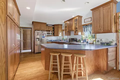 Kitchen - 14104 Carleton West Rd, Exeter, MI 48117 photo 2 of 5