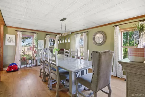 Dining - 14104 Carleton West Rd, Exeter, MI 48117 photo 3 of 5
