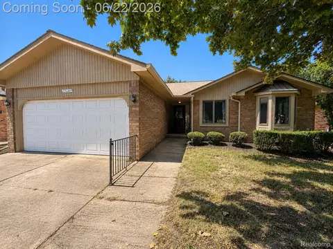 35284 Vito Dr, Sterling Heights, MI 48310
