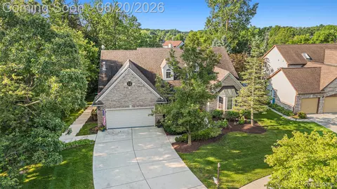 836 Townsend Dr, South Lyon, MI 48178