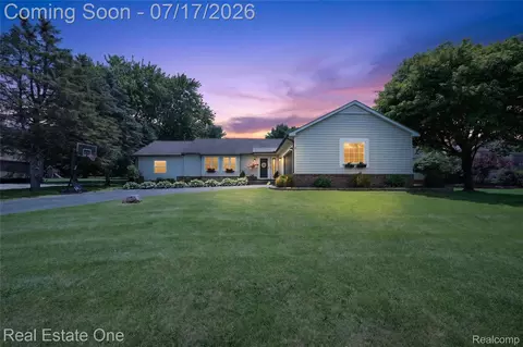 3443 Valley Brook Ln, Brighton, MI 48114