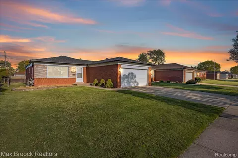 32340 Columbus Dr, Warren, MI 48088