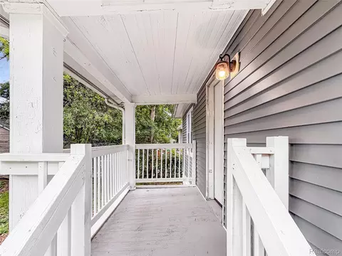 Exterior - 1114 Christopher St, Flint, MI 48503 photo 6 of 7