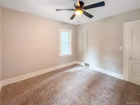 Bedroom - 1114 Christopher St, Flint, MI 48503 photo 2 of 4