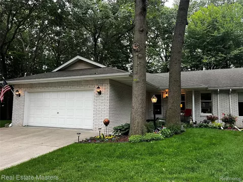 3880 Butternut Ct #2, Port Huron, MI 48060
