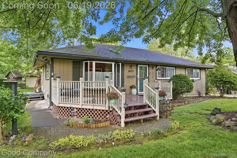 3615 Hazelton Ave, Rochester Hills, MI 48307