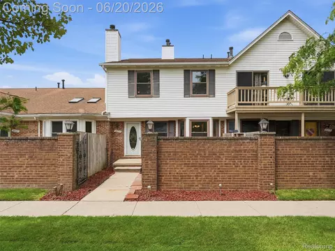 34717 E Wilma Ct, Chesterfield, MI 48047