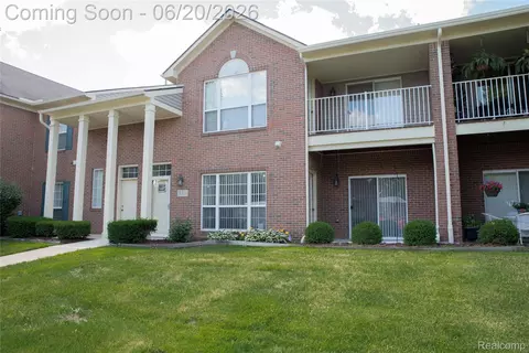 519 Cedar St, Wyandotte, MI 48192