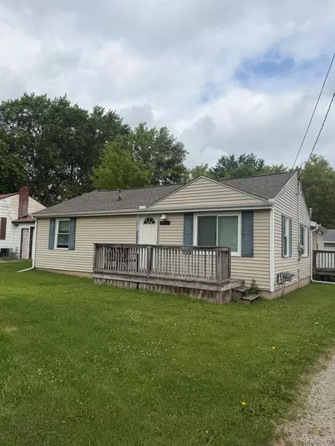 5465 Raymond Ave, Burton, MI 48509