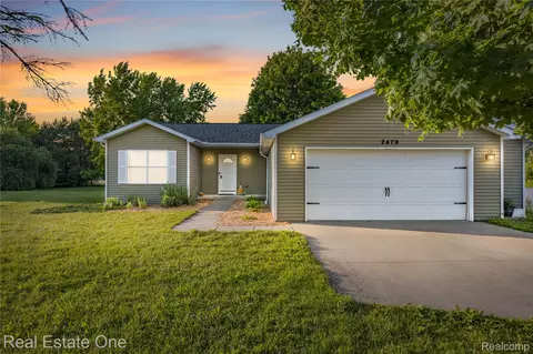 2479 Gibson Rd, Grand Blanc, MI 48439