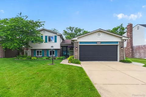 24800 Pamela St, Brownstown, MI 48134