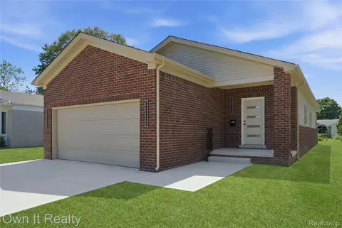 7606 Margaret St, Taylor, MI 48180