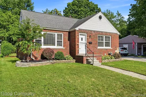 23470 Oneida St, Oak Park, MI 48237