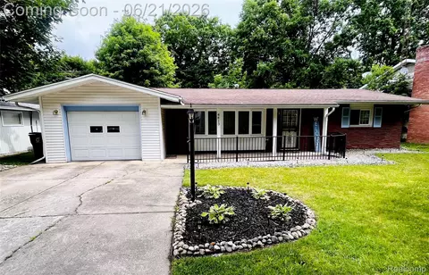 4413 Greenbrook Ln, Flint, MI 48507