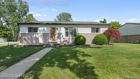 26457 Willow Cv, Woodhaven, MI 48183