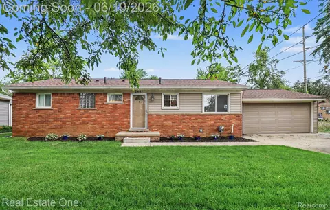 2445 Ethel Dr, Wolverine Lake, MI 48390