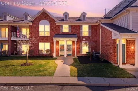 29717 Nottingham Cir, Livonia, MI 48152