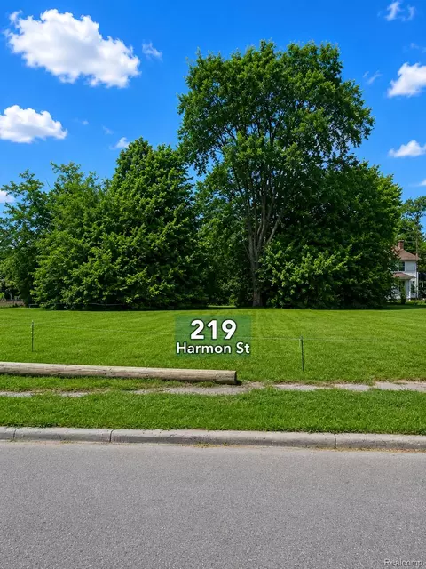 219 Harmon St, Detroit, MI 48202