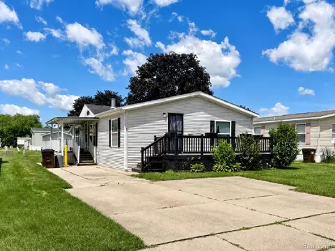 90 Menlo Park Dr, Sumpter, MI 48111
