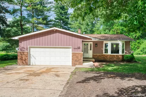 423 Sunset, White Lake, MI 48383