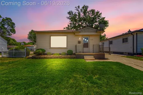 7228 Sterling St, Center Line, MI 48015
