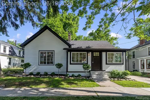 117 E Church St E, Lake Orion, MI 48362