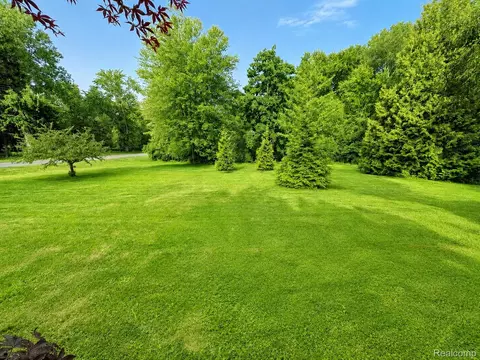 0 Woodcrest Rd, Rochester Hills, MI 48309