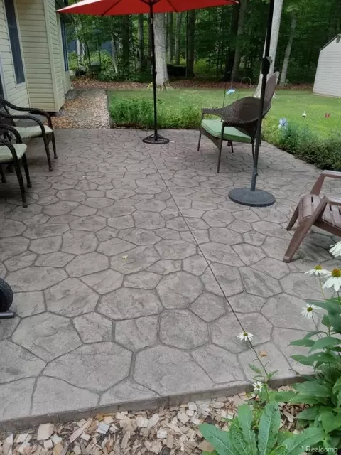Exterior - 4405 S Hemlock Rd, Centerville, MI 49621 photo 3 of 4