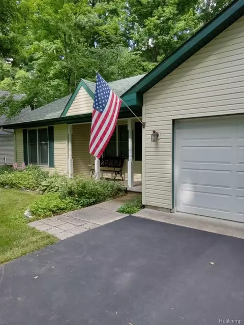 Exterior - 4405 S Hemlock Rd, Centerville, MI 49621 photo 1 of 4
