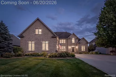 595 Ridge Point Dr, Dundee, MI 48131